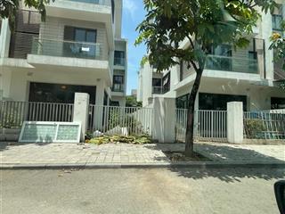 Bán gấp biệt thự an vượng villa 180m2 view hồ thiên văn học, giá 33 tỷ.  0963 689 ***