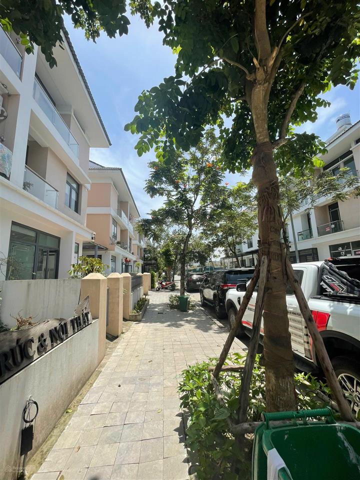 Cần bán gấp căn biệt thự an phú shop villa đang cho thuê dòng mặt đường 27m.  0963 689 ***