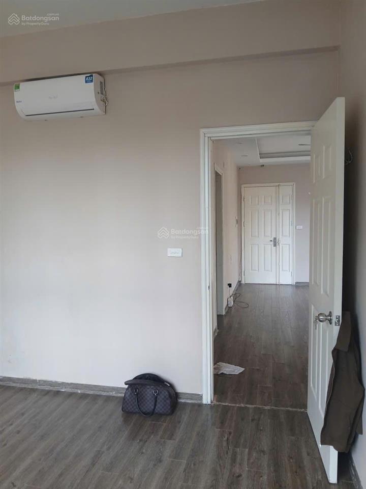 Bán căn hộ tđc hoàng cầuct3căn gócchính chủ 2 phòng ngủ+1wc