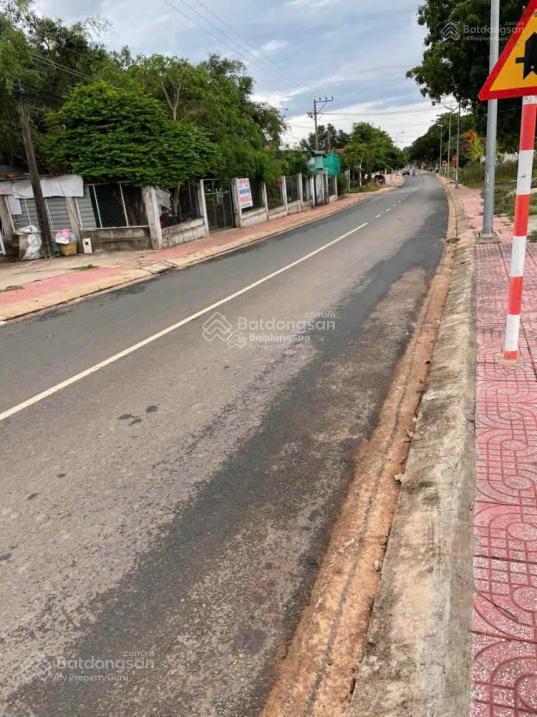 Bán đất mặt tiền đường hoàng diệu, diện tích 714,9 m² (thổ cư 120m²) khu vực đông dân cư.