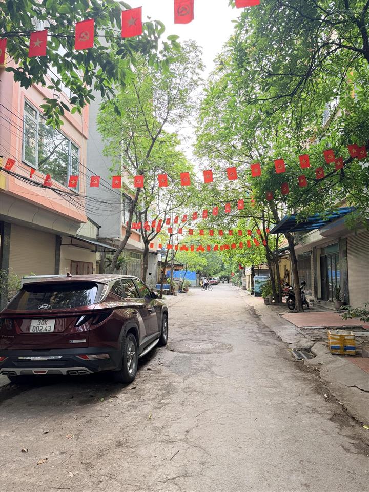 Giảm 1 tỷ cần bán nhà 5 tầng kđt xa la, hà đông 45m² 5 tầng, 2 mặt thoáng