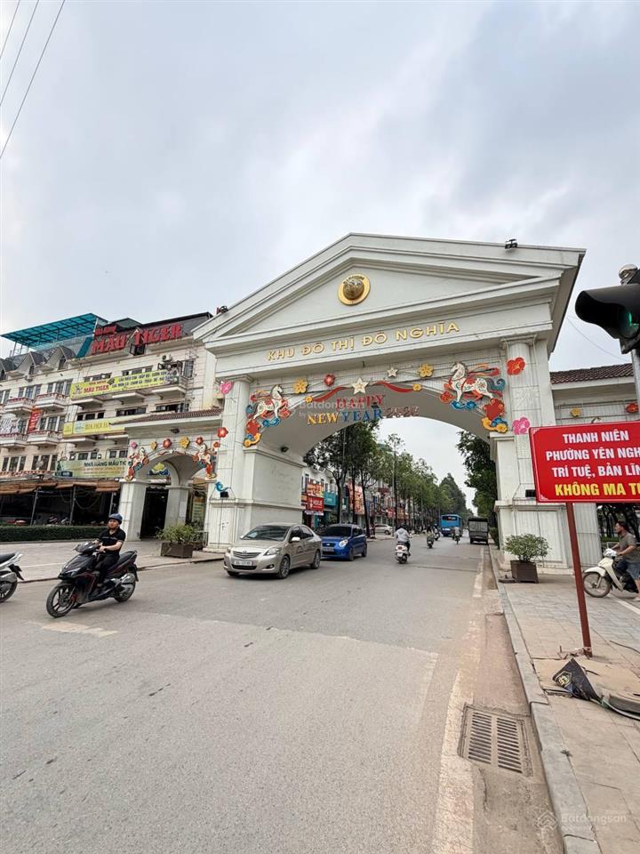Chính chủ giảm 1 tỷ bán nhà 75m², 5 tầng thang máy, mặt công viên cây đàn, kinh doanh sầm uất
