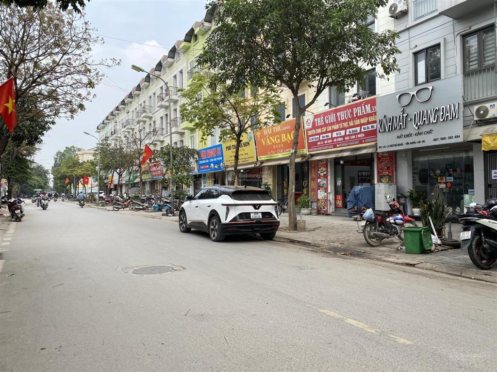 Chính chủ giảm 1 tỷ bán nhà 75m², 5 tầng thang máy, mặt công viên cây đàn, kinh doanh sầm uất