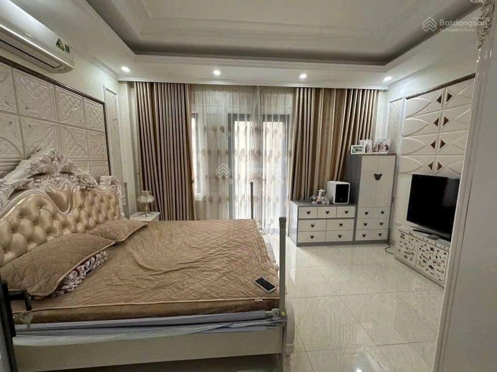 Anh tôi cần bán giảm 1 tỷ nhà 60m², 5 tầng, mặt tiền 5m ô tô tránh văn quán hà đông