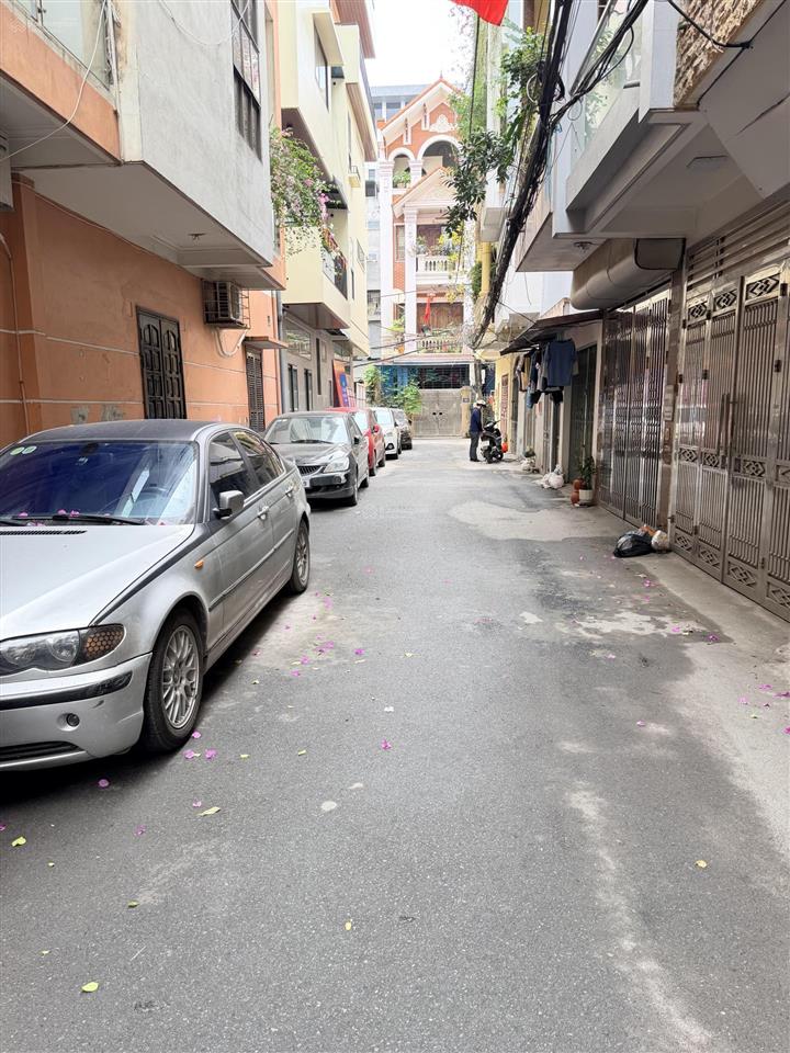 Anh tôi cần bán giảm 1 tỷ nhà 60m², 5 tầng, mặt tiền 5m ô tô tránh văn quán hà đông