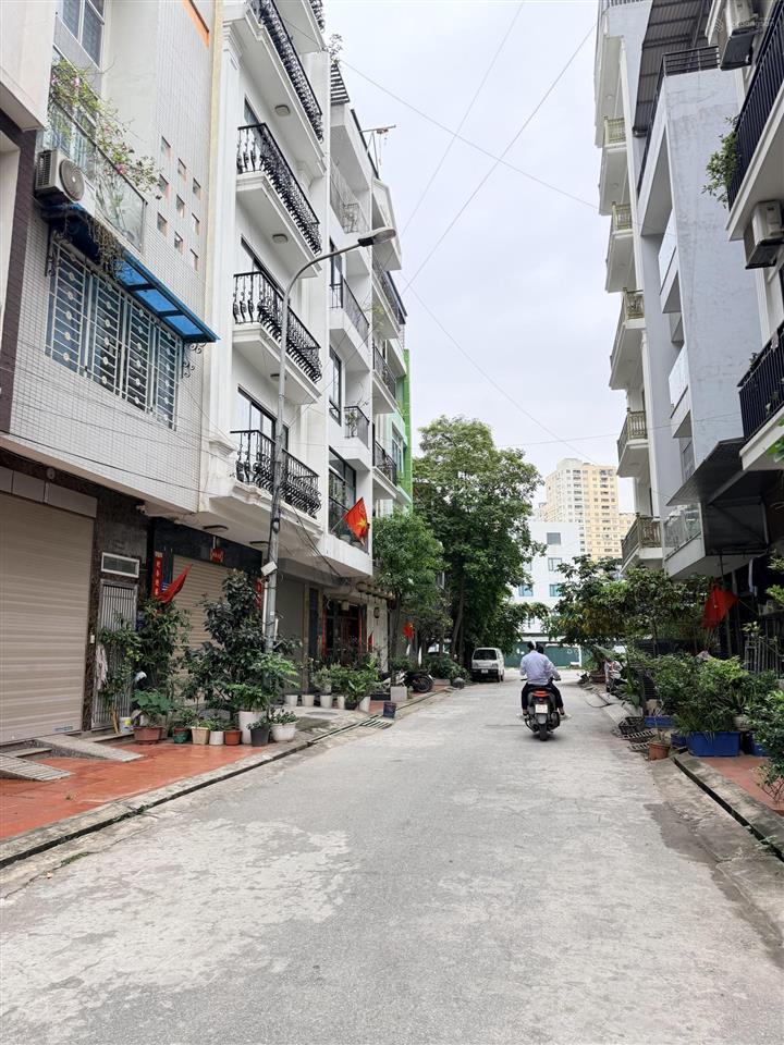 Giảm 1 tỷ bán nhà nông quốc chấn, hà đông, 50m 5 tầng thang máy, mặt tiền 5m