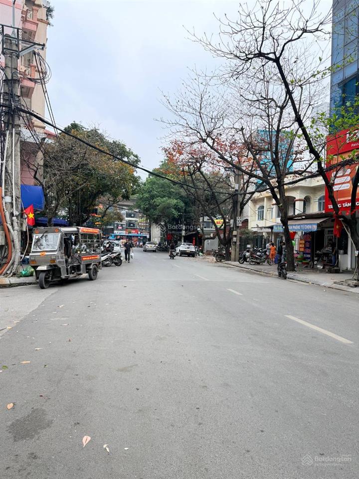 Bán nhà văn la, hà đông 50m² 5 tầng mặt tiền 5,4m, ô tô tránh đỗ, kinh doanh