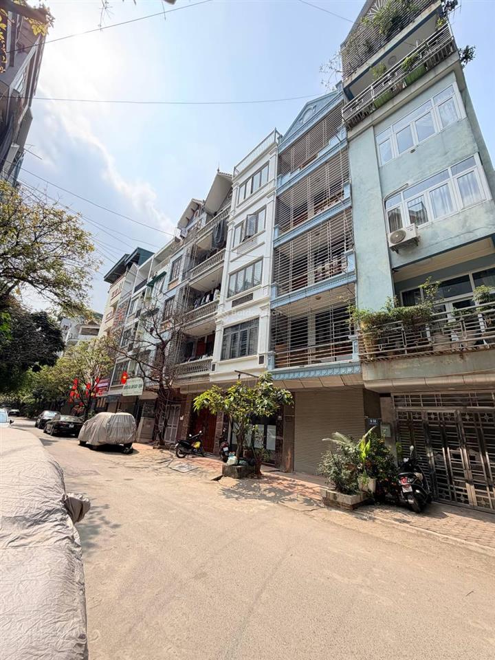 Bán nhà ngô thì nhậm, hà đông 40m2, 5 tầng, phân lô vỉa hè, dân xây chắc chắn