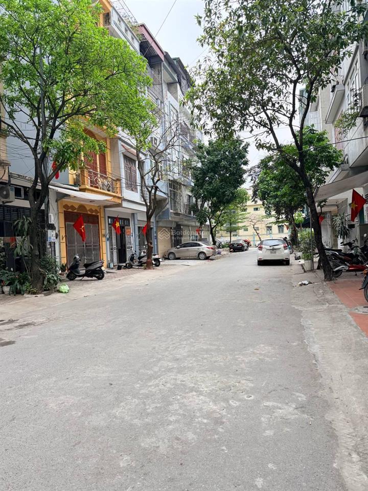 Bán nhà ngô thì nhậm, hà đông 40m2, 5 tầng, phân lô vỉa hè, dân xây chắc chắn