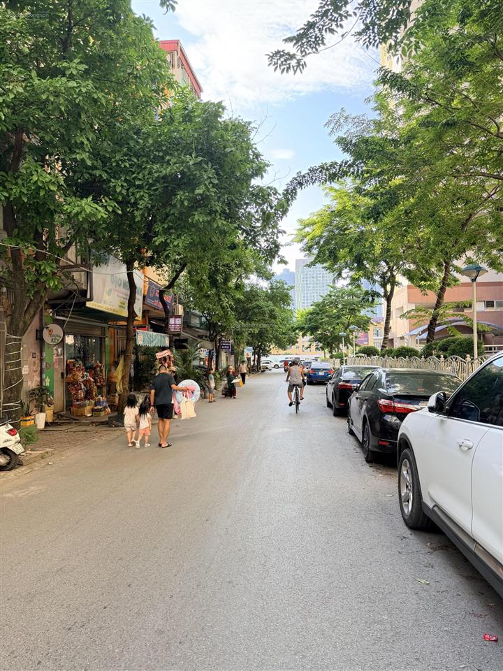 Bán nhà phân lô mỗ lao, hà đông 40m² 5 tầng, ô tô tránh đỗ, kinh doanh ngày đêm