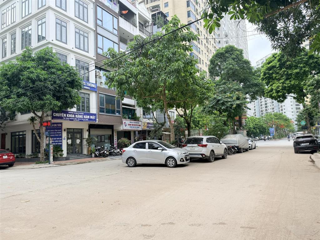 Bán nhà đường đôi dv cây quýt, hà đông, đường rộng 20m, kinh doanh sầm uất ngày đêm