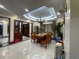 Bán biệt thự văn phú, hà đông 201m² 4 tầng, mặt tiền 10m, đường rộng 16m, sát công viên