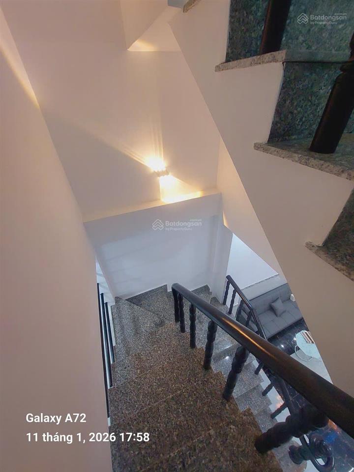 Nhà mới  2 lầu  4 phòng ngủ  4m*18m  giá 5,6 tỷ  phước kiển  lê văn lương 0938 300 ***