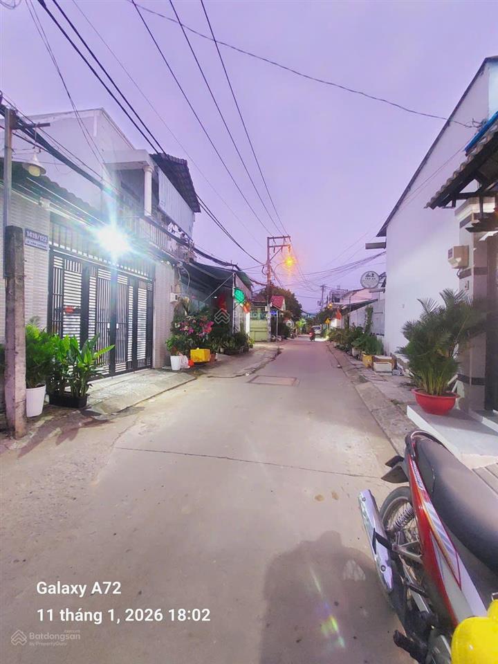 Nhà mới  2 lầu  4 phòng ngủ  4m*18m  giá 5,6 tỷ  phước kiển  lê văn lương 0938 300 ***
