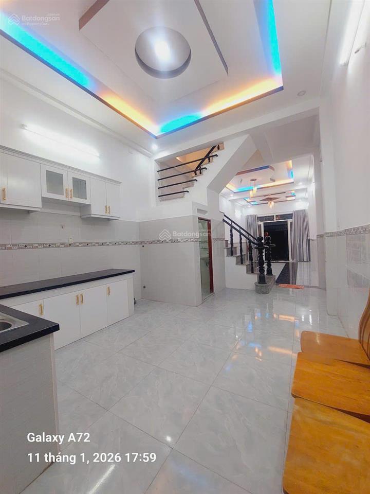 Nhà mới  2 lầu  4 phòng ngủ  4m*18m  giá 5,6 tỷ  phước kiển  lê văn lương 0938 300 ***
