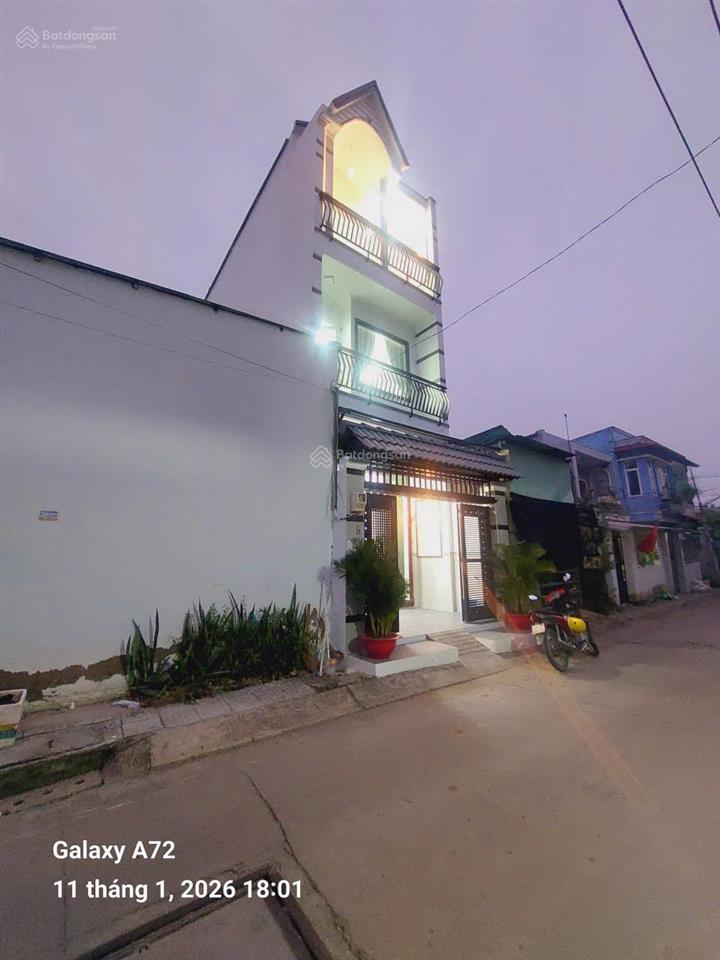 Nhà mới  2 lầu  4 phòng ngủ  4m*18m  giá 5,6 tỷ  phước kiển  lê văn lương 0938 300 ***