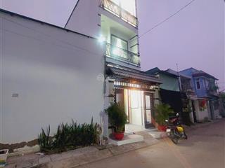 Nhà mới  2 lầu  4 phòng ngủ  4m*18m  giá 5,6 tỷ  phước kiển  lê văn lương 0938 300 ***