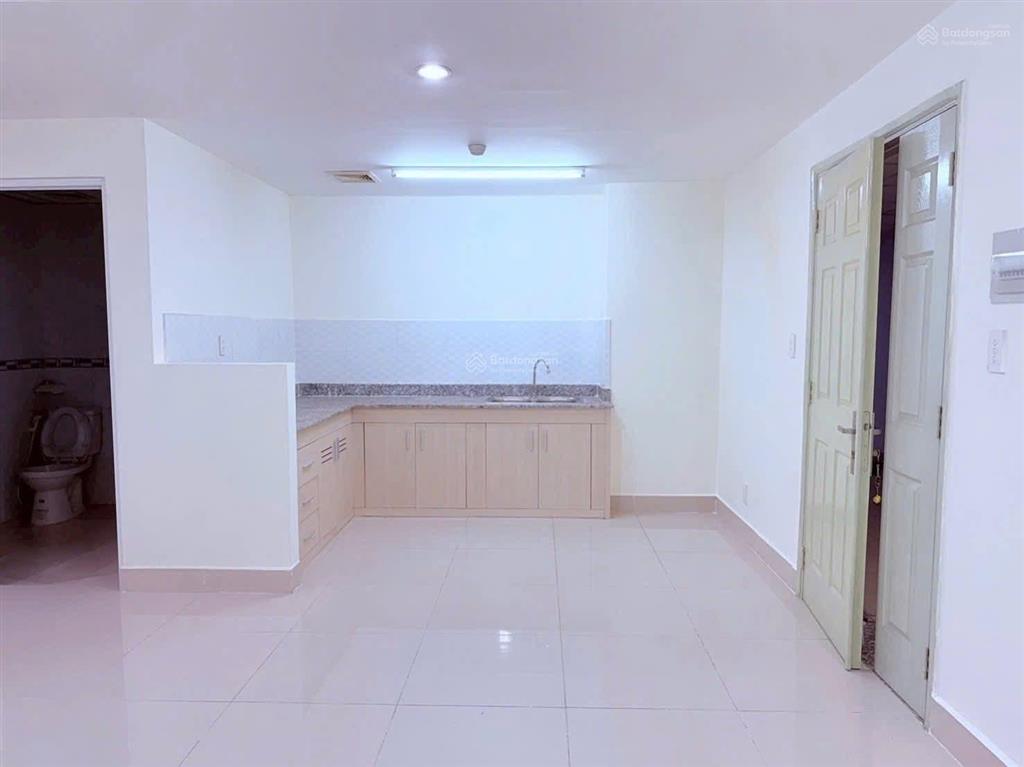 Bán gấp chung cư 1050 chu văn an, dt 66m2 2pn chỉ 3.2 tỷ