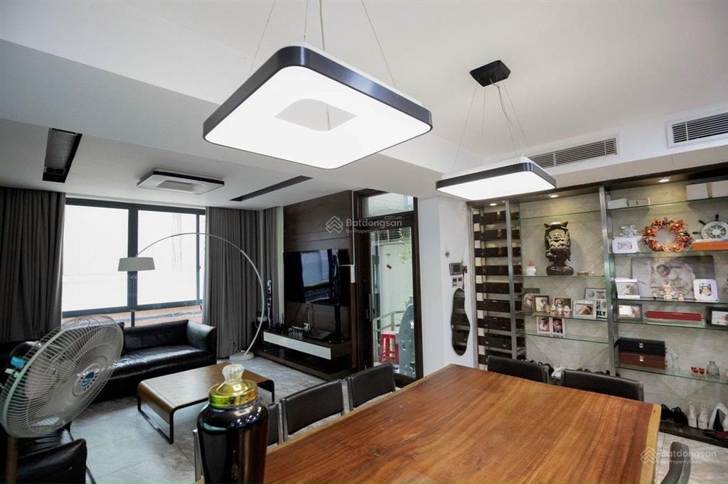 Ngang lớn, 7.2x11m, 4 lầu, nhà đẹp hxh 8m nguyễn trọng tuyển, gần đh tài chính marketing, 25.8 tỷ