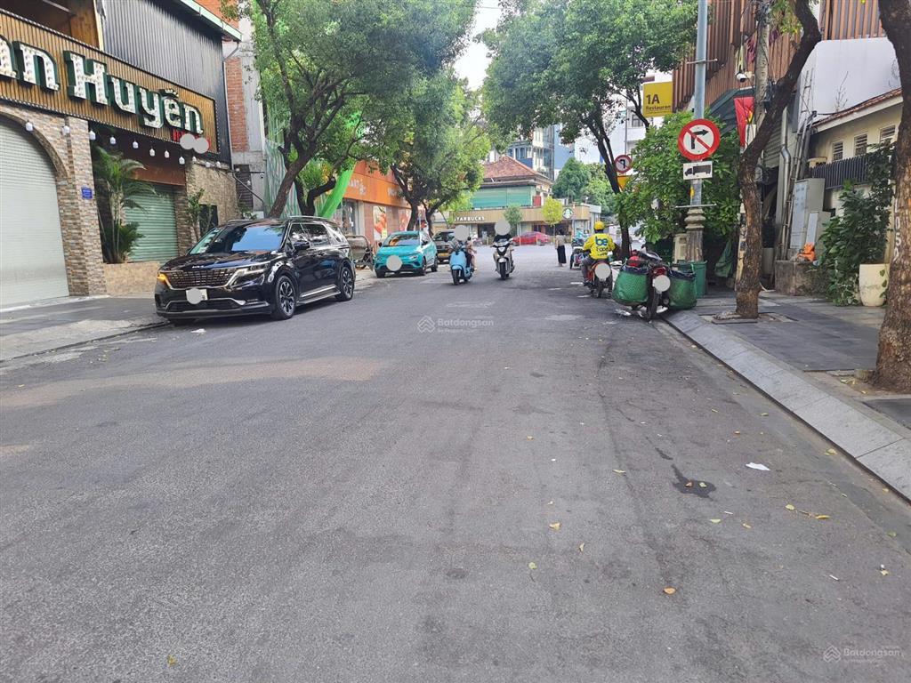 1 đời chủ, ngang lớn, 10x18m, 2 lầu, nhà hxh 8m hồ biểu chánh, gần ubnd phú nhuận, bán 26 tỷ