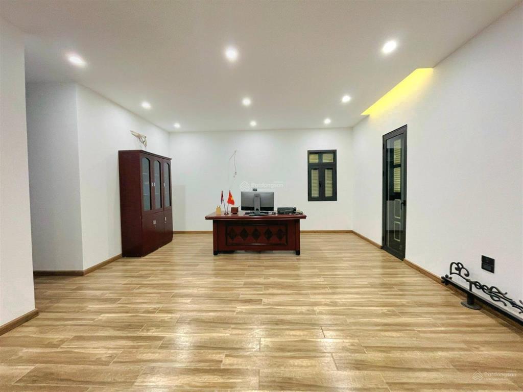 Cho thuê biệt thự mễ trì hạ, 200m2, 4 tầng, nội thất cơ bản đẹp làm văn phòng, đào tạo