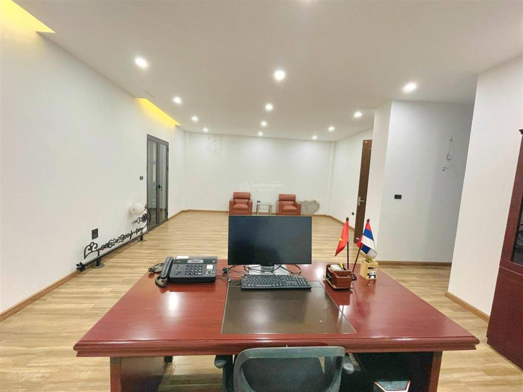 Cho thuê biệt thự mễ trì hạ, 200m2, 4 tầng, nội thất cơ bản đẹp làm văn phòng, đào tạo