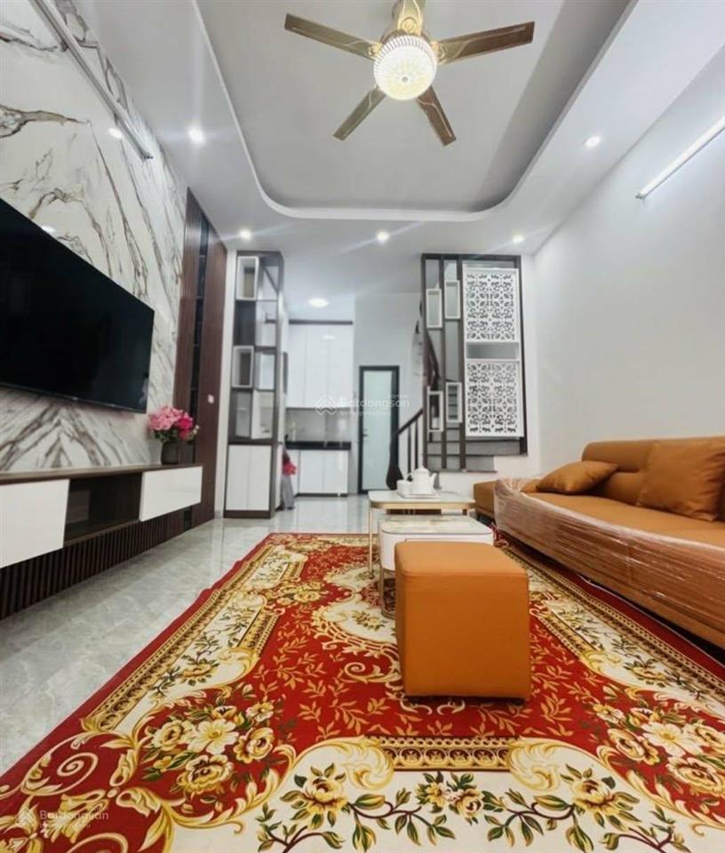 Chính chủ cho thuê nhà mới tinh ngõ 123 phố việt hưng full đồ