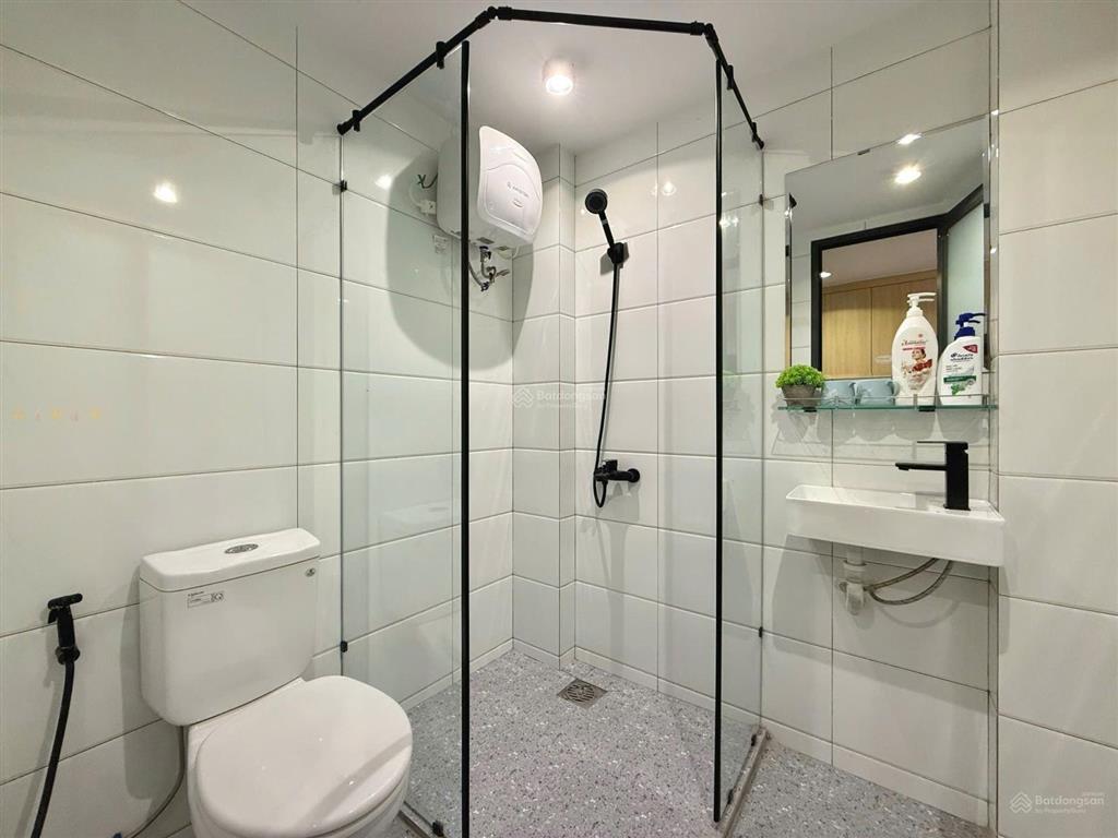 Bán căn hộ chung cư nguyễn ngọc phương, 68m2,giá 1,68 tỷ, 2pn/2wc, fullnt, shrcc!