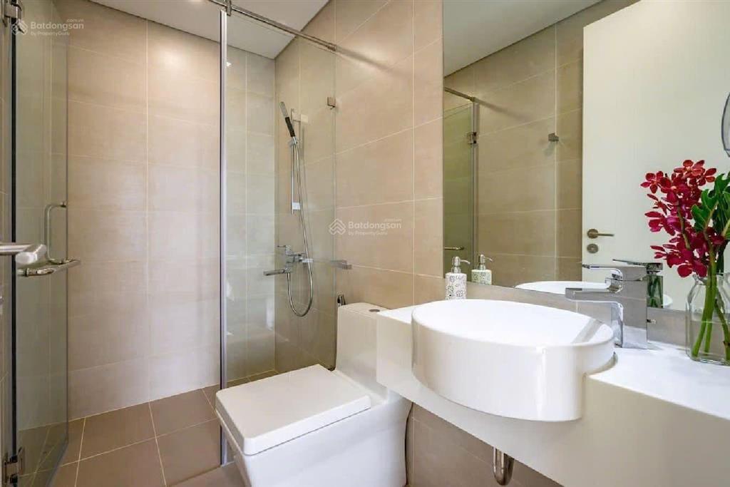 Bán căn hộ chung cư b1 trường sa quận bình thạnh, 68m2, giá 1,69 tỷ, 2pn/2wc, fullnt, shr!