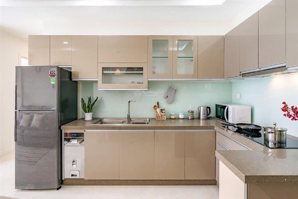 Bán căn hộ chung cư b1 trường sa quận bình thạnh, 68m2, giá 1,69 tỷ, 2pn/2wc, fullnt, shr!