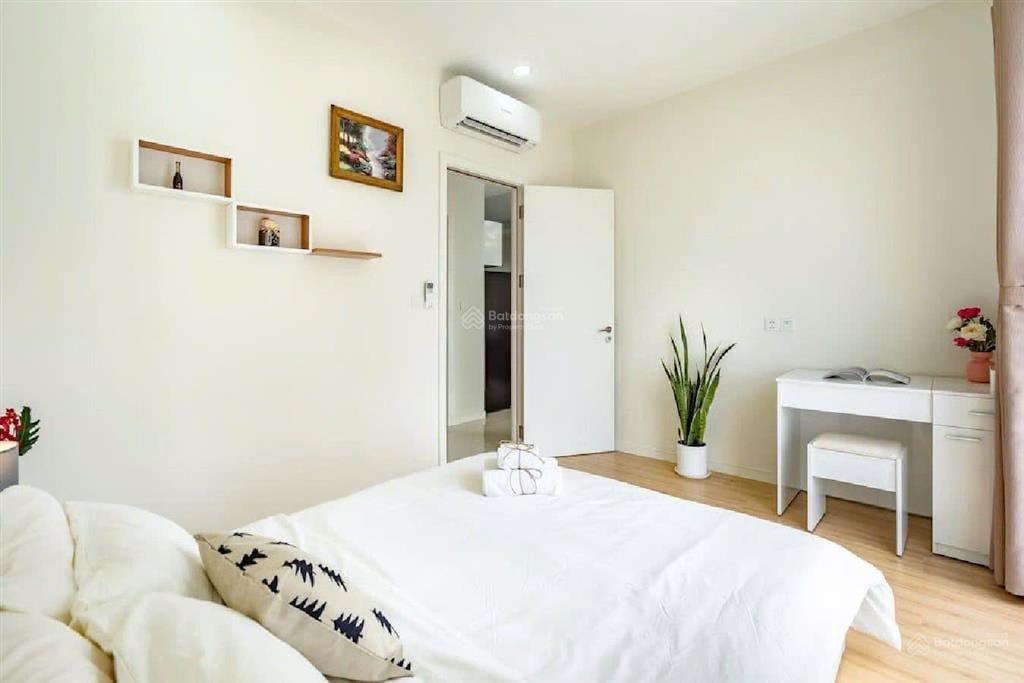 Bán căn hộ chung cư b1 trường sa quận bình thạnh, 68m2, giá 1,69 tỷ, 2pn/2wc, fullnt, shr!