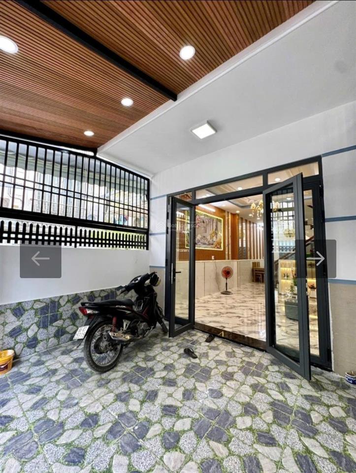 Giá mới chỉ 5.8 tỷ nhà đẹp full nội thất sát vách quận 7