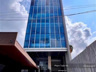 Văn phòng ung văn khiêm 140m2 ngay sát ga metro tân cảng và landmark 81 có sân đậu ô tô
