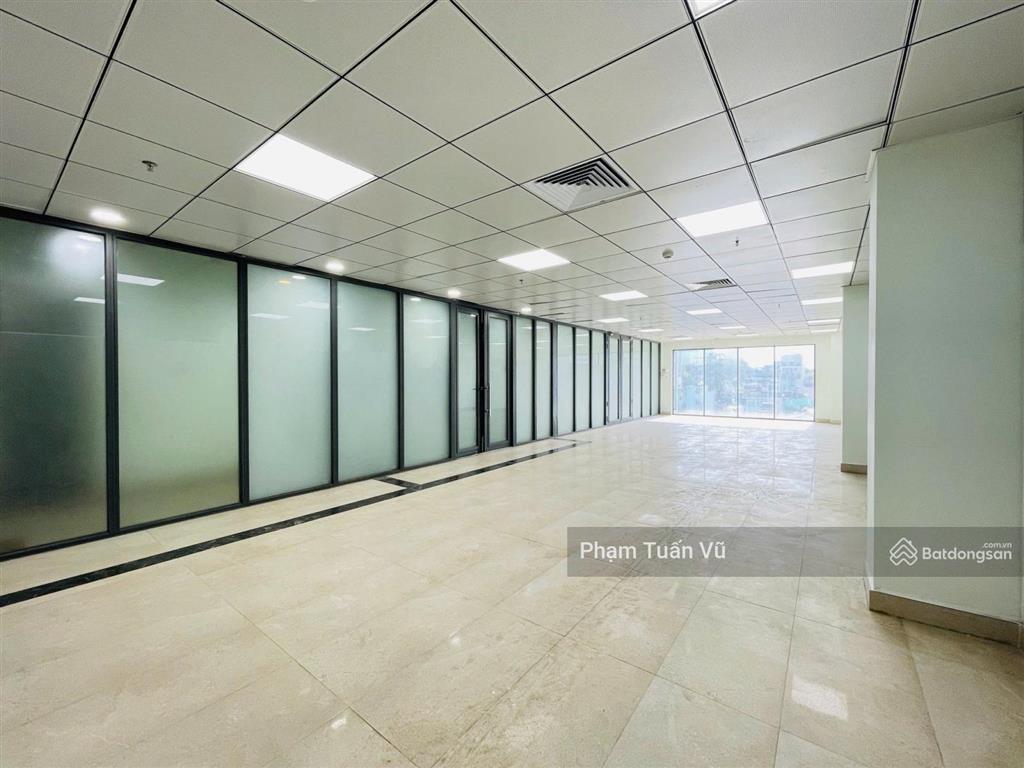 Văn phòng nguyễn đình chiểu q3, 85m2, tòa nhà hạng b, 2 hầm, có sân đậu ô tô