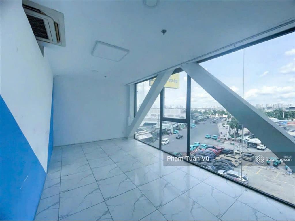 Văn phòng điện biên phủ, sát bên landmark 81, 250m2, ngăn sẵn nhiều phòng, vào làm được ngay