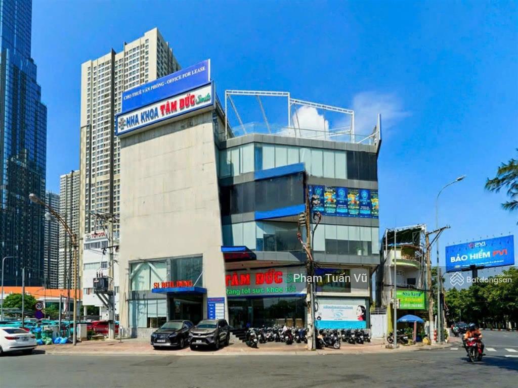 Văn phòng điện biên phủ, sát bên landmark 81, 250m2, ngăn sẵn nhiều phòng, vào làm được ngay