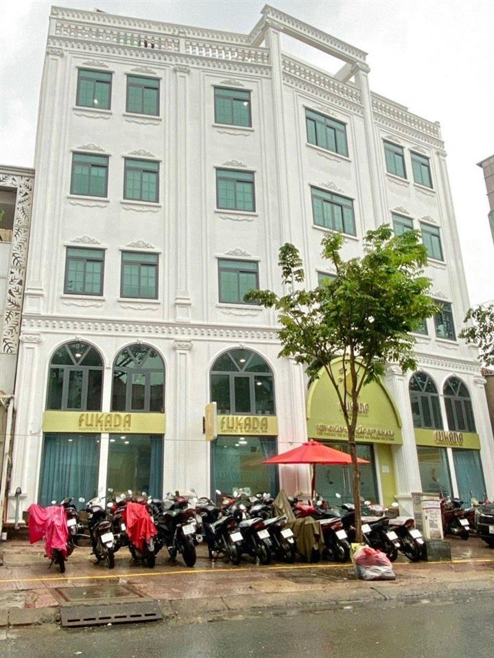 Cho thuê vp vĩnh khánh q4, 90m2, sàn suốt, có sân đậu xe hơi, đầy đủ ánh sáng tự nhiên