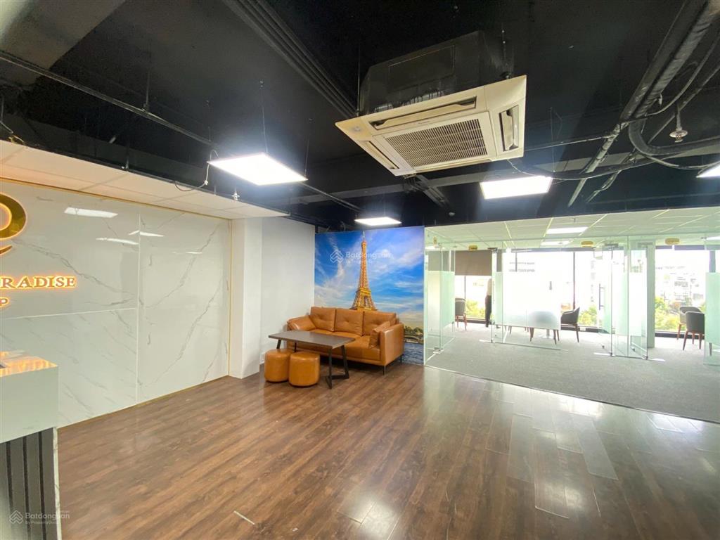 Cho thuê vp hoàng sa, q3, 154m2, ngăn sẵn 4 phòng livestream, 2 phòng làm việc