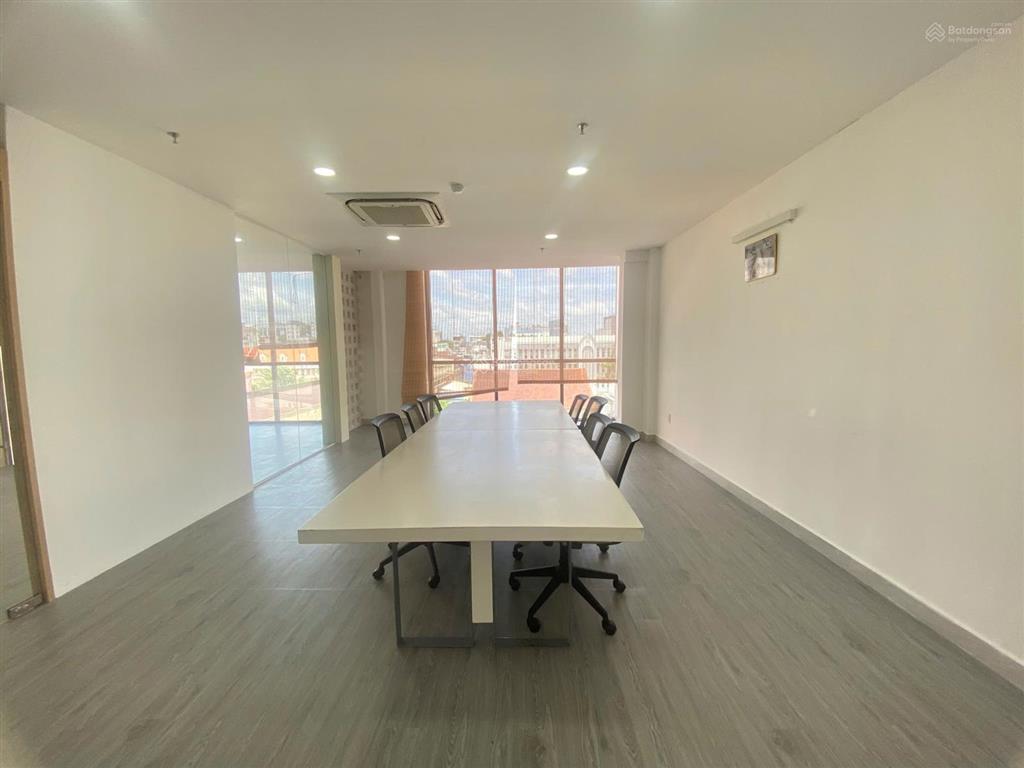 Cho thuê vp hai bà trưng, 145m2, sẵn fitout, có nội thất, vào làm được ngay
