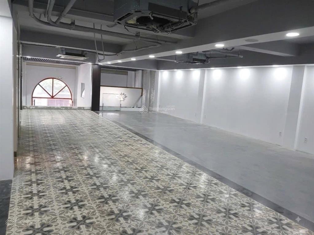 Cho thuê vp sư vạn hạnh, 100m2, sàn suốt ko cột, làm việc 24/24 miễn phí, gần vạn hạnh mall