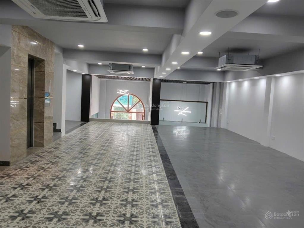 Cho thuê vp sư vạn hạnh, 100m2, sàn suốt ko cột, làm việc 24/24 miễn phí, gần vạn hạnh mall