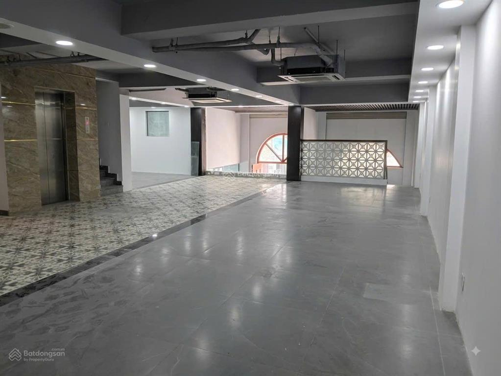 Cho thuê vp sư vạn hạnh, 100m2, sàn suốt ko cột, làm việc 24/24 miễn phí, gần vạn hạnh mall