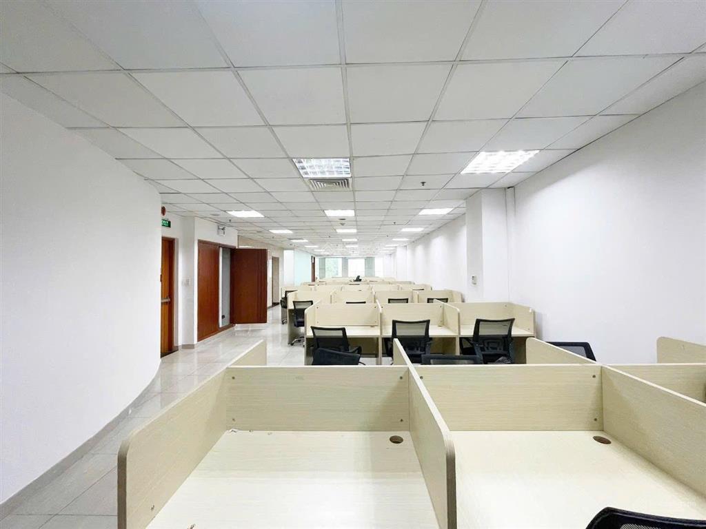 Cho thuê vp cộng hoà 188m2, gần ga t3, full fitout, có sẵn nội thất vào làm việc được ngay