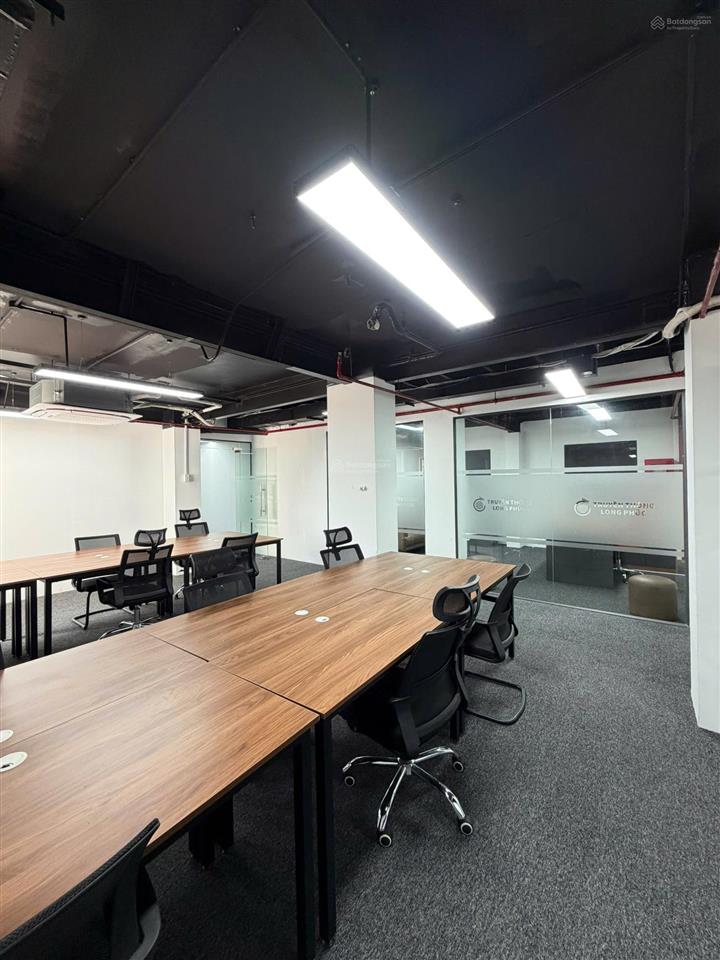 Cho thuê vp 210m2 nguyễn đình chiểu, q3 full nội thất, ngăn sẵn phòng, được làm việc 24/7