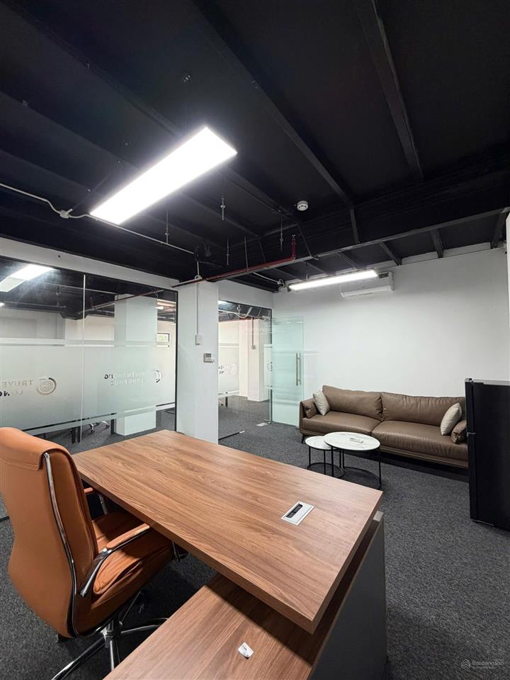 Cho thuê vp 210m2 nguyễn đình chiểu, q3 full nội thất, ngăn sẵn phòng, được làm việc 24/7