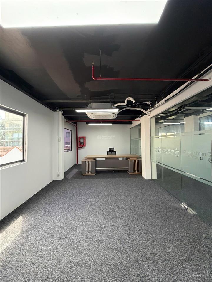 Cho thuê vp 210m2 nguyễn đình chiểu, q3 full nội thất, ngăn sẵn phòng, được làm việc 24/7