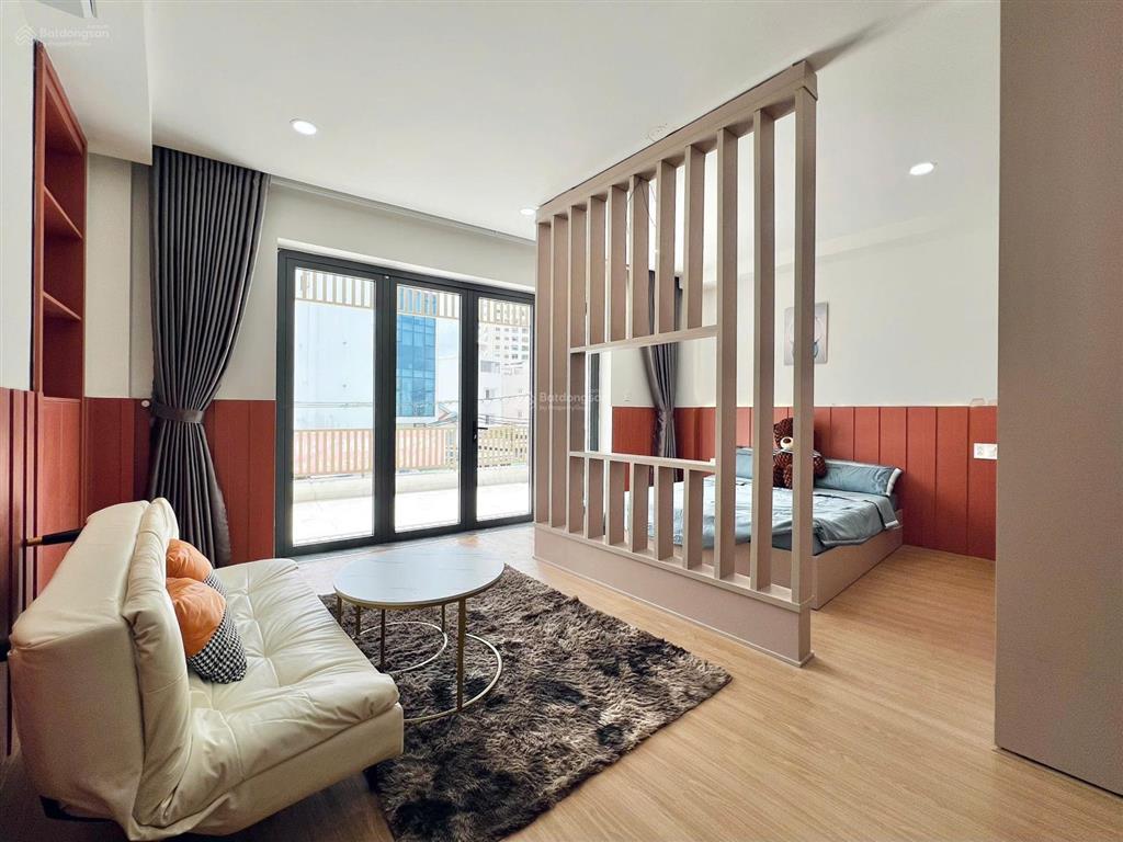 Căn hộ tách bếp balcon, 40m2  siêu thoáng, nội thất hiện đại, cầu thị nghè, xvnt, ngã tư hàng xanh