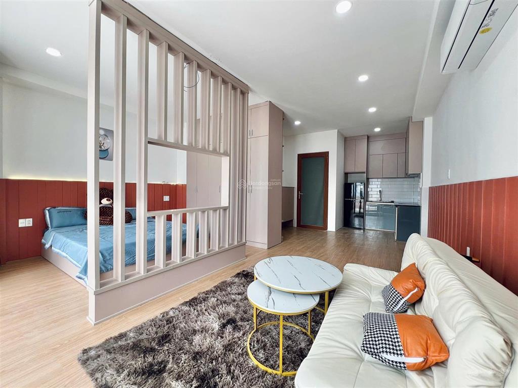 Căn hộ tách bếp balcon, 40m2  siêu thoáng, nội thất hiện đại, cầu thị nghè, xvnt, ngã tư hàng xanh