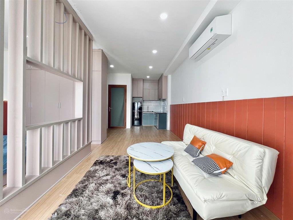 Căn hộ tách bếp balcon, 40m2  siêu thoáng, nội thất hiện đại, cầu thị nghè, xvnt, ngã tư hàng xanh