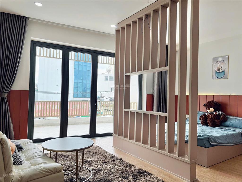 Căn hộ tách bếp balcon, 40m2  siêu thoáng, nội thất hiện đại, cầu thị nghè, xvnt, ngã tư hàng xanh